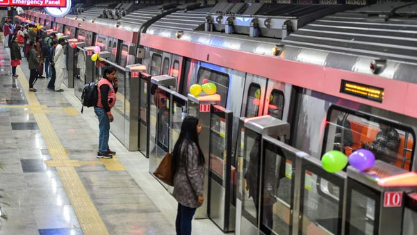 Delhi Metro Staff Trained To Follow Safety Rules: दिल्ली मेट्रो जल्द ही हो सकती है शुरू, स्टाफ को ट्रेनिंग देनी हुई शुरू
