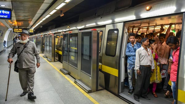 Delhi Metro Staff Trained To Follow Safety Rules: दिल्ली मेट्रो जल्द ही हो सकती है शुरू, स्टाफ को ट्रेनिंग देनी हुई शुरू