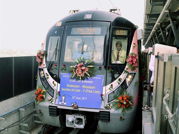 Delhi Metro Staff Trained To Follow Safety Rules: दिल्ली मेट्रो जल्द ही हो सकती है शुरू, स्टाफ को ट्रेनिंग देनी हुई शुरू