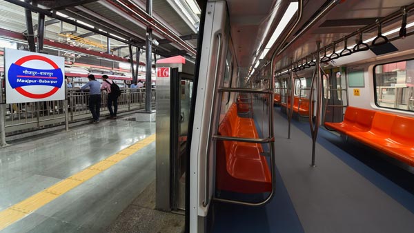 Delhi Metro Staff Trained To Follow Safety Rules: दिल्ली मेट्रो जल्द ही हो सकती है शुरू, स्टाफ को ट्रेनिंग देनी हुई शुरू