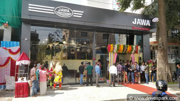 Jawa Dealership Resume Operations: जावा ने डीलरशिप पर काम किया शुरू, घर पर ही मिलेगी टेस्ट ड्राइव