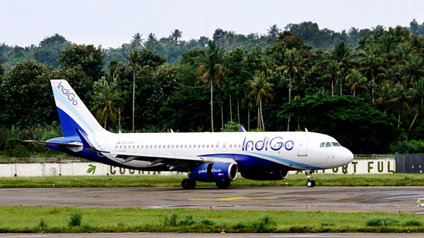 Domestic Flights Resume Operations:: घरेलू उड़ाने आज से हुई शुरू, जाने क्या है क्वारंटाइन का नियम