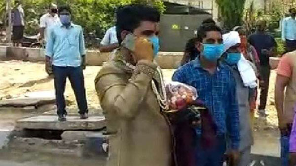 अपनी ही शादी में पुलिस जीप में पहुंचा दूल्हा, वजह जानकर सब हुए हैरान