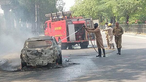 अपनी ही शादी में पुलिस जीप में पहुंचा दूल्हा, वजह जानकर सब हुए हैरान