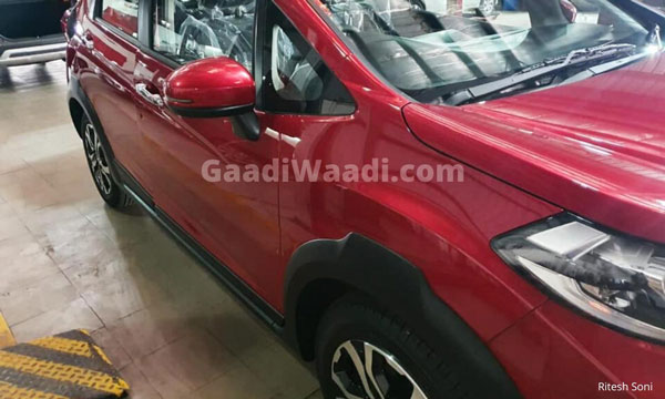 Honda WR-V BS6 Spotted At Dealership: होंडा डब्ल्यूआर-वी बीएस6 डीलरशिप लॉन्च जानकारी
