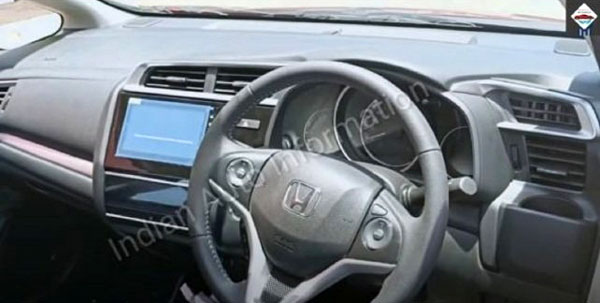 Honda WR-V BS6 Spotted At Dealership: होंडा डब्ल्यूआर-वी बीएस6 डीलरशिप लॉन्च जानकारी