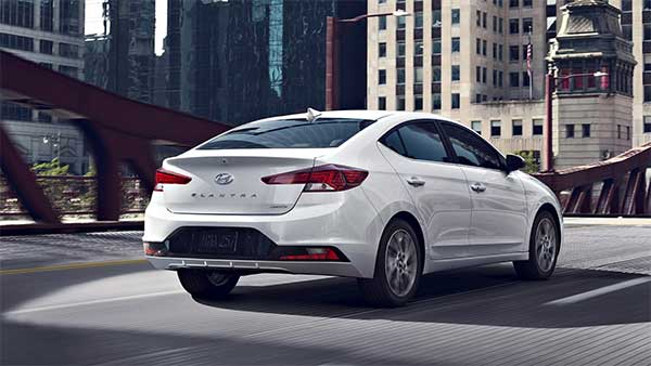 Hyundai Elantra ‘S’ Variant Discontinued: हुंडई एलांट्रा 'एस' वैरिएंट हुया बंद, कीमत अब 18.49 लाख रुपये से शुरू