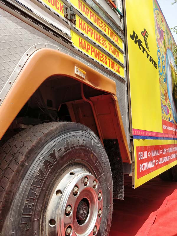 JK Tyre Production Milestone In India: जेके टायर ने भारत में ट्रक व बसों के 20 मिलियन टायर बेचे