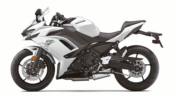 BS6 Kawasaki Ninja 650 Launched: कावासाकी निंजा 650 बीएस6 भारत लॉन्च, कीमत 6.24 लाख रुपये