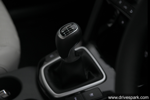 Kia Seltos Variant-Wise Feature Update: किया सेल्टोस वैरिएंट फीचर्स अपडेट जानकारी