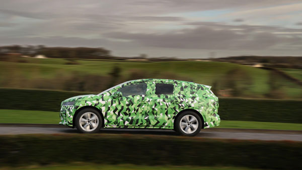 Skoda Enyaq iV Electric SUV Teased: स्कोडा ने एनियाक आईवी इलेक्ट्रिक एसयूवी का टीजर किया जारी