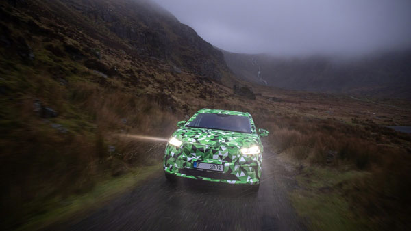 Skoda Enyaq iV Electric SUV Teased: स्कोडा ने एनियाक आईवी इलेक्ट्रिक एसयूवी का टीजर किया जारी