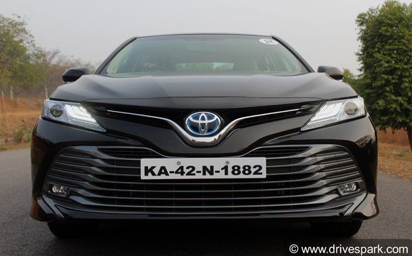 2020 Toyota Camry BS6 Price Revealed: टोयोटा ने बीएस6 कैमरी की कीमत का किया खुलासा