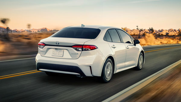 Toyota Two New Hybrid Car: टोयोटा 18 मई को पेश करेगी अपनी दो नई हाइब्रिड कार