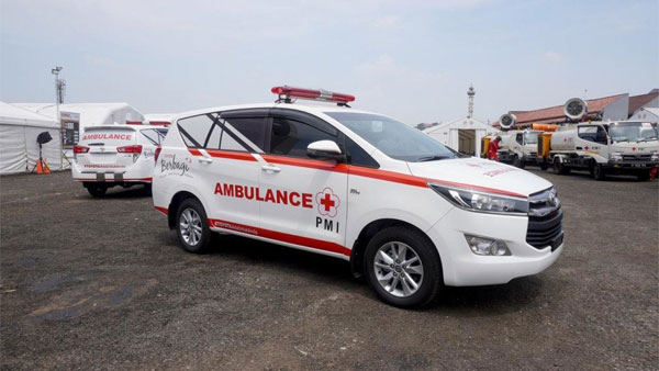 Toyota Innova Crysta Ambulance: टोयोटा इनोवा क्रिस्टा को एम्बुलेंस मे किया गया मॉडिफाइ, देखें तस्वीरें