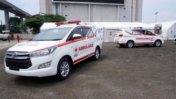Toyota Innova Crysta Ambulance: टोयोटा इनोवा क्रिस्टा को एम्बुलेंस मे किया गया मॉडिफाइ, देखें तस्वीरें