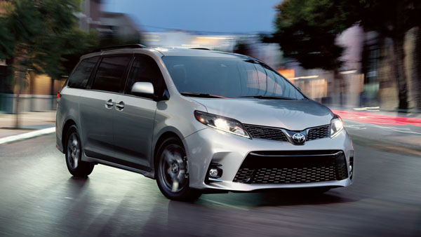 Toyota Two New Hybrid Car: टोयोटा 18 मई को पेश करेगी अपनी दो नई हाइब्रिड कार