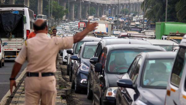 Delhi Police Adopts Contactless Traffic Control: दिल्ली पुलिस करेगी कांटेक्टलेस ट्रैफिक कंट्रोल, ऐसे पहुंचेगा आपके पास चालान