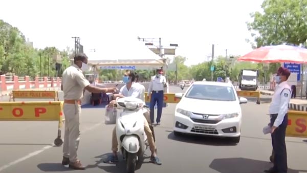 MP Traffic Police Sanitise Currency Notes: एमपी ट्रैफिक पुलिस ने चालान के नोटों को किया सेनेटाइज