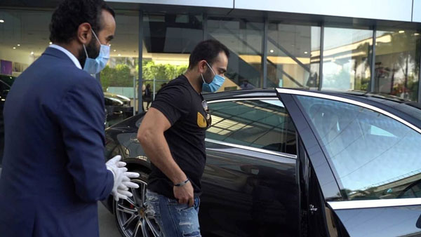 Virat Kohli's Brother Buys Porsche Panamera Turbo: विराट कोहली के भाई ने डीलरशिप खुलते ही खरीद ली करोड़ो की यह कार