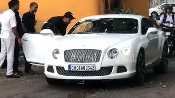 Virat Kohli's Brother Buys Porsche Panamera Turbo: विराट कोहली के भाई ने डीलरशिप खुलते ही खरीद ली करोड़ो की यह कार