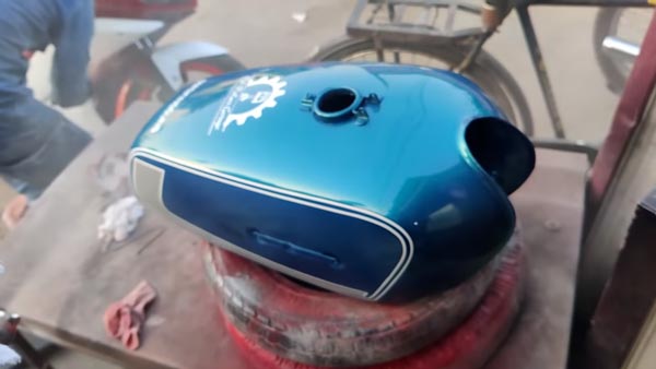 Yamaha RX100 Restored: यामाहा आरएक्स100 को रिस्टोर कर बनाया बेहद खूबसूरत, देखें वीडियो
