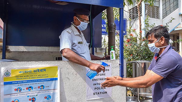 Chandigarh Admin Issues Advisory: सोशल डिस्टेंसिंग का उल्लंघन करने वालों पर चालान करेगी चंडीगढ़ प्रशासन