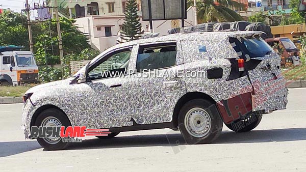 Next-Generation Mahindra XUV500 Spy Pics: नेक्स्ट-जेन महिंद्रा एक्सयूवी500 टेस्टिंग के दौरान आई नजर