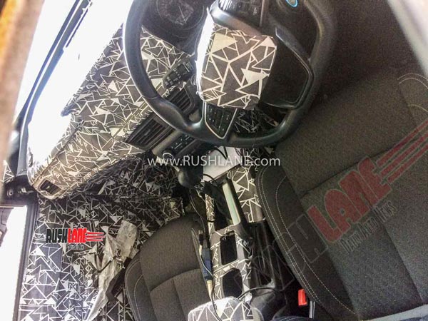 Next-Generation Mahindra XUV500 Spy Pics: नेक्स्ट-जेन महिंद्रा एक्सयूवी500 टेस्टिंग के दौरान आई नजर