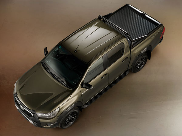 2021 Toyota Hilux Facelift Unveiled: टोयोटा के हीलक्स फेसलिफ्ट पिकअप ट्रक का हुआ खुलासा