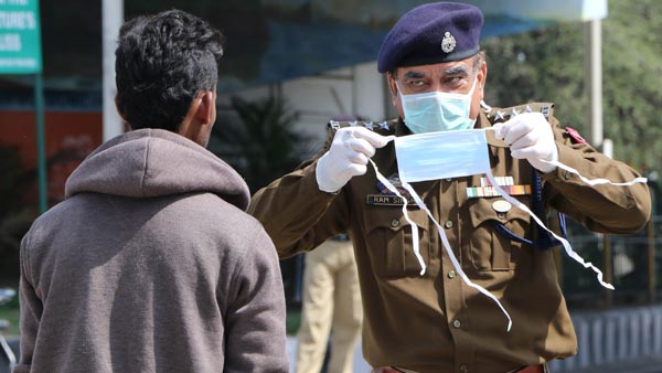 Mumbai Police Seized 6,800 Vehicles: मुंबई पुलिस ने एक ही दिन में किया 6,800 वाहनों को जब्त, जानें