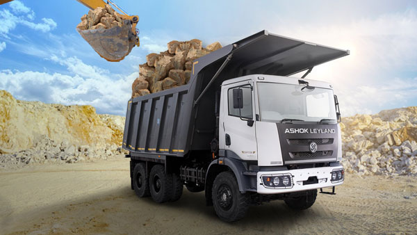 Heavy Vehicles To Have More Capacity: बसों और ट्रकों की क्षमता में होगी बढ़ोत्तरी, सरकार ने दिया आदेश