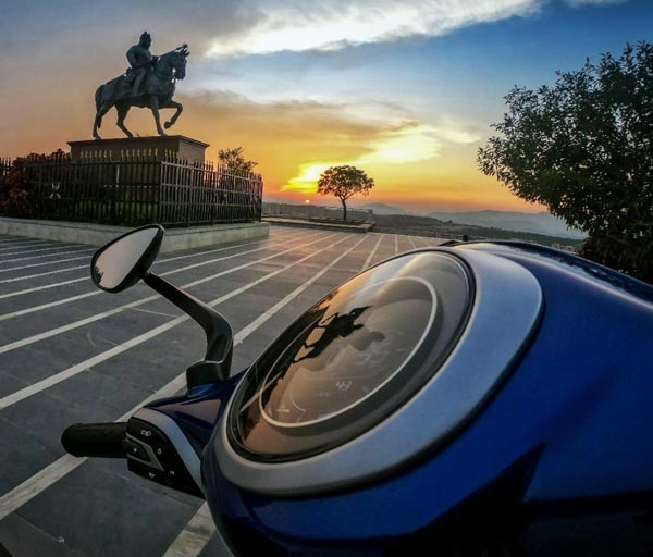 Bajaj Chetak e-Scooter Bookings Resume: बजाज चेतक इलेक्ट्रिक स्कूटर की ऑनलाइन बुकिंग हुई शुरू