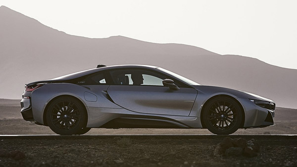 BMW i8 Hybrid Sports Car Discontinued: बीएमडब्ल्यू आई8 हाइब्रिड स्पोर्ट्स कार बंद