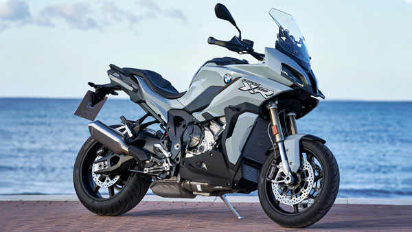 Upcoming BMW S 1000 XR Teased: बीएमडब्ल्यू एस 1000 एक्सआर की टीजर इमेज जारी, जल्द होगी लॉन्च