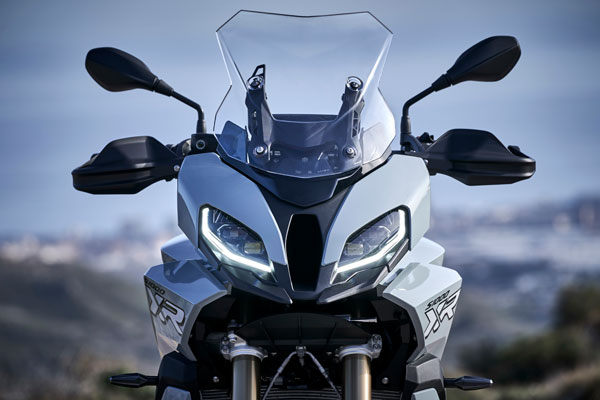 Upcoming BMW S 1000 XR Teased: बीएमडब्ल्यू एस 1000 एक्सआर की टीजर इमेज जारी, जल्द होगी लॉन्च