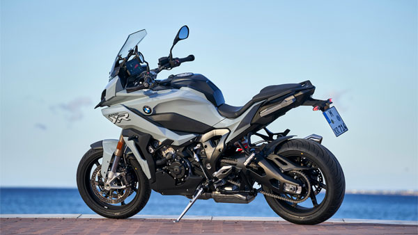 Upcoming BMW S 1000 XR Teased: बीएमडब्ल्यू एस 1000 एक्सआर की टीजर इमेज जारी, जल्द होगी लॉन्च
