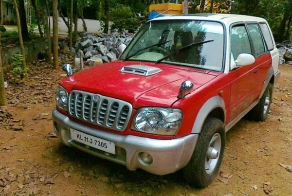 Three SUVs Modified Into One SUV: इस मॉडिफाईड कार में हैं तीन कारें, पहचानो तो जानें
