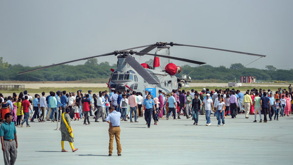Facts About Chinook Helicopter Used By IAF: चिनूक हेलीकॉप्टर की ये 6 खूबियां जानकर हैरान हो जाएंगे