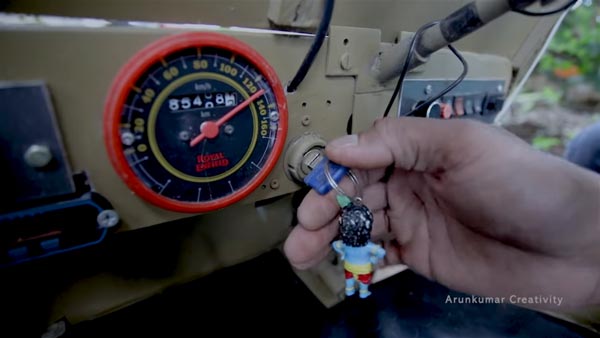 Miniature Jeep Willys: साल के बेटे के लिए इस व्यक्ति ने बनाई छोटी जीप विलीस, देखें वीडियो