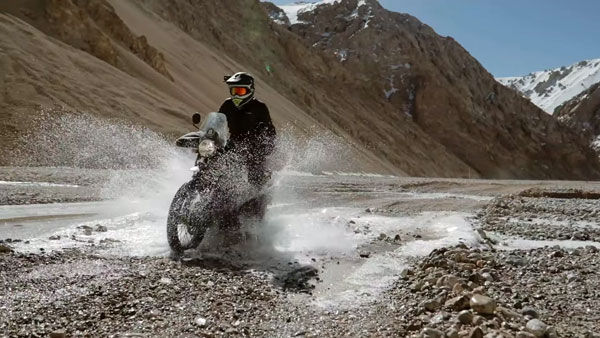 Indian Army Bike Expedition Video: भारतीय सैनिकों ने चीन की सीमा के नजदीक चलाई बाइक, देखें वीडियो