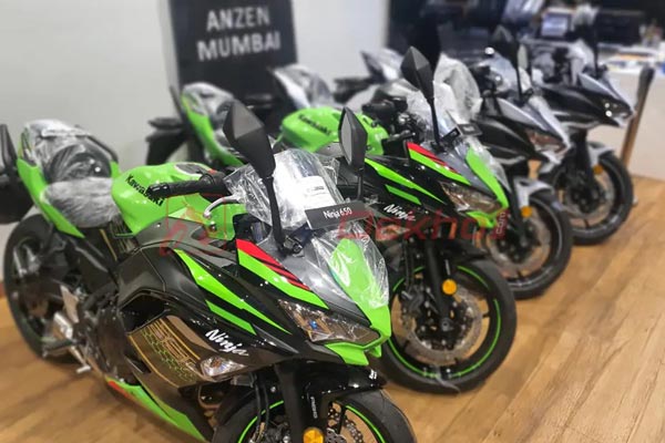 Kawasaki Ninja 650 Reaches Dealership: कावासाकी निंजा 650 बीएस6 डीलरशिप पहुंची जानकारी