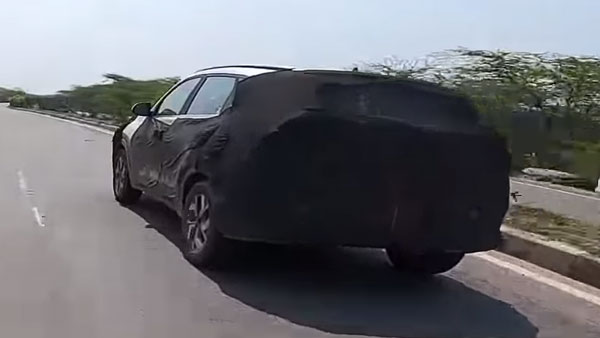 Kia Sonet Spy Pics: किया सॉनेट टेस्टिंग फीचर्स इंजन लॉन्च जानकारी