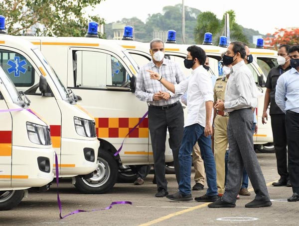 Mahindra Supro Ambulances: महिंद्रा ने महाराष्ट्र सरकार को सौंपा 12 सुप्रो एम्बुलेंस, कोरोना मरीजों की करेंगे मदद