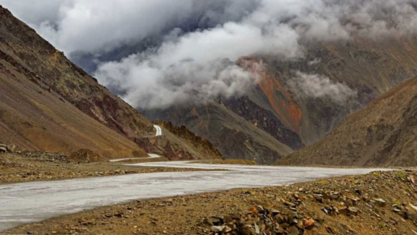 Highest Motorable Roads In India: भारत की सबसे ऊँची मोटरेबल् रोड व पास