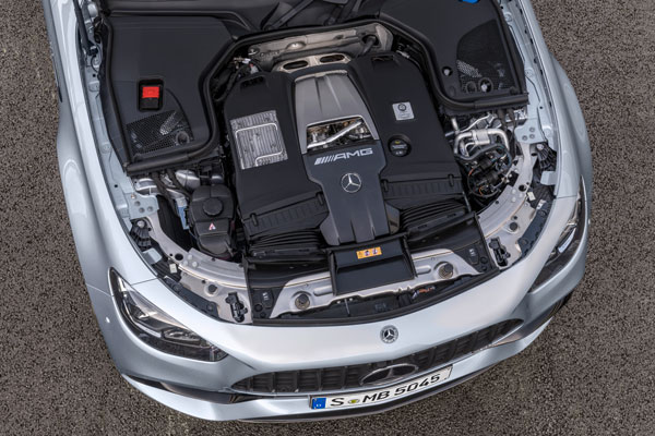 New Mercedes AMG E63 S Revealed: न्यू मर्सिडीज एएमजी ई63 एस हुई पेश, होगी परफॉर्मेंस सेडान