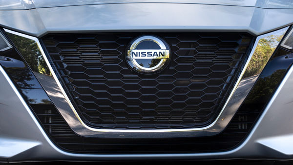 Nissan To Launch Compact Sedan: निसान की यह कार देगी मारुति डिजायर को टक्कर