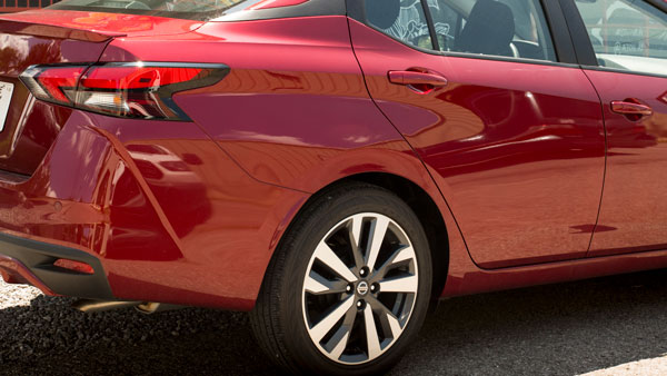 Nissan To Launch Compact Sedan: निसान की यह कार देगी मारुति डिजायर को टक्कर