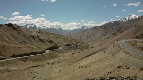 Highest Motorable Roads In India: भारत की सबसे ऊँची मोटरेबल् रोड व पास