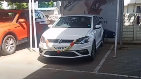 New Volkswagen Polo Delivery Gone Wrong: डीलरशिप पर ही नई फॉक्सवैगन पोलो पलटी, देखें वीडियो